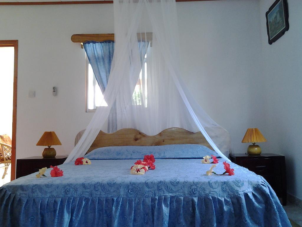 Veronic Self-Catering Guest House ลาดิก ห้อง รูปภาพ