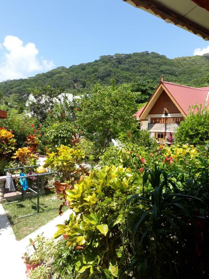 Veronic Self-Catering Guest House ลาดิก ภายนอก รูปภาพ