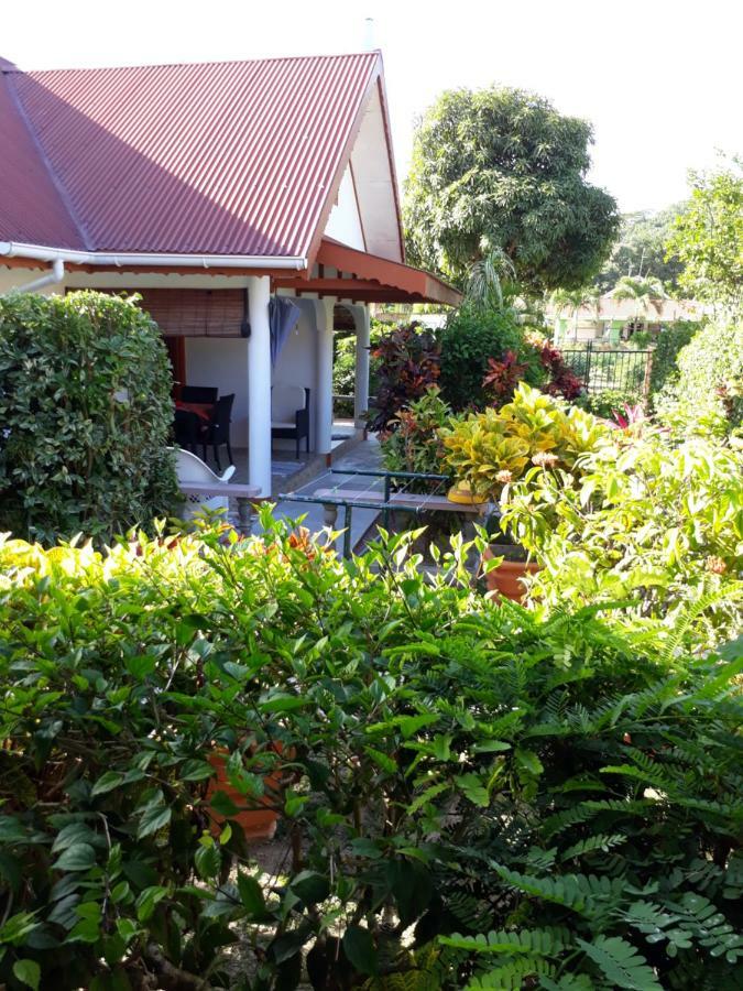 Veronic Self-Catering Guest House ลาดิก ภายนอก รูปภาพ